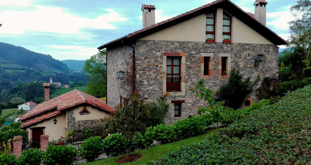 Trisqueles Y Buganvillas Villaviciosa  Exterior photo
