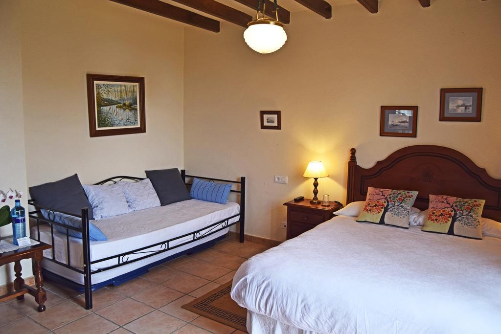 Trisqueles Y Buganvillas Villaviciosa  Exterior photo