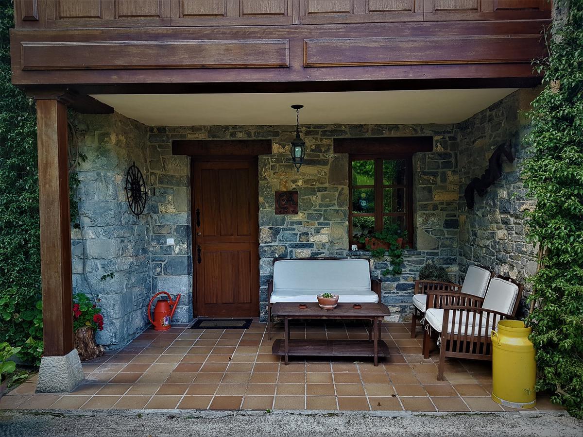 Trisqueles Y Buganvillas Villaviciosa  Exterior photo